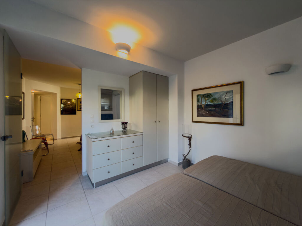 Two-storey apartment with 3 bedrooms & shared pool next to the beach near Maleme