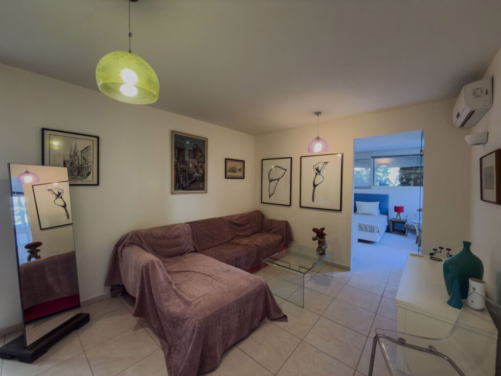 Two-storey apartment with 3 bedrooms & shared pool next to the beach near Maleme