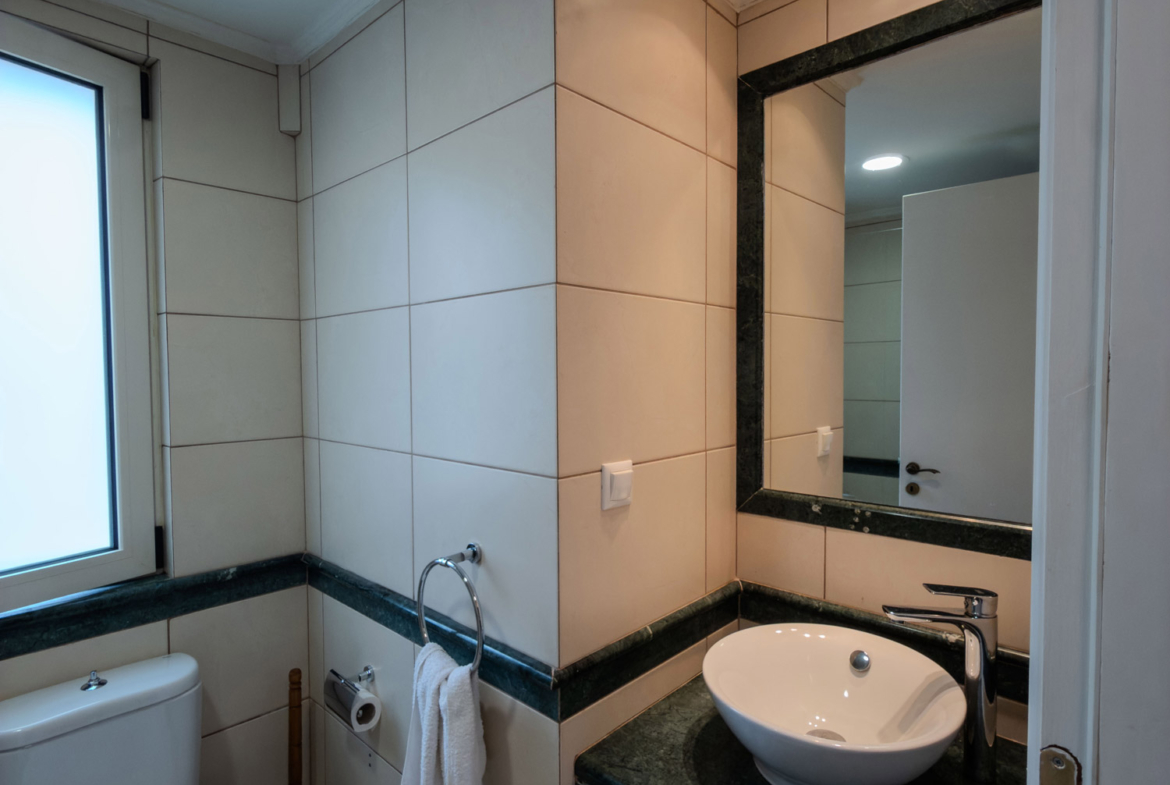 Two-storey apartment with 3 bedrooms & shared pool next to the beach near Maleme