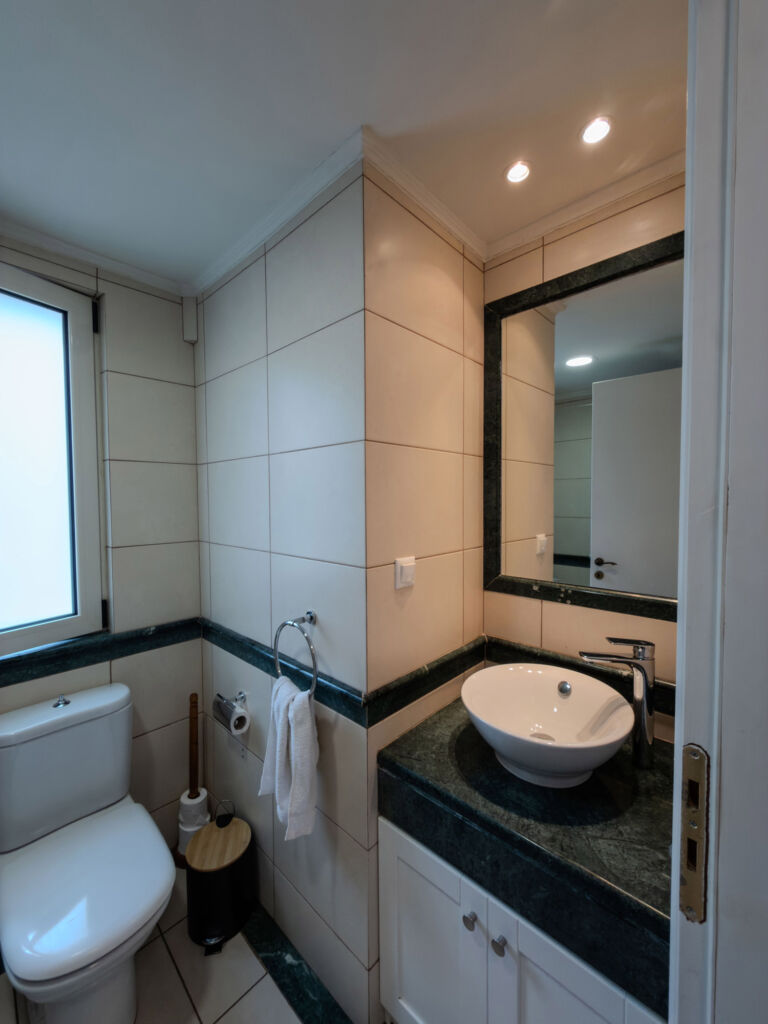 Two-storey apartment with 3 bedrooms & shared pool next to the beach near Maleme