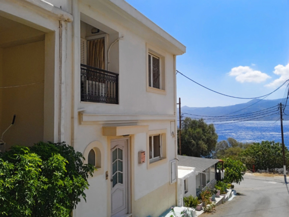 Three-bedroom seafront townhouse in Sitia