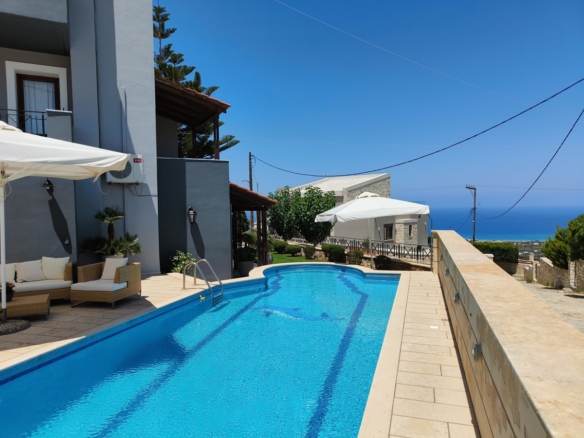 Four-bedroom detached house with a pool & sea views in Maroulas