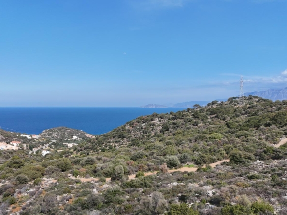 Commercial plot with a high building allowance & a sea view in Agios Nikolaos