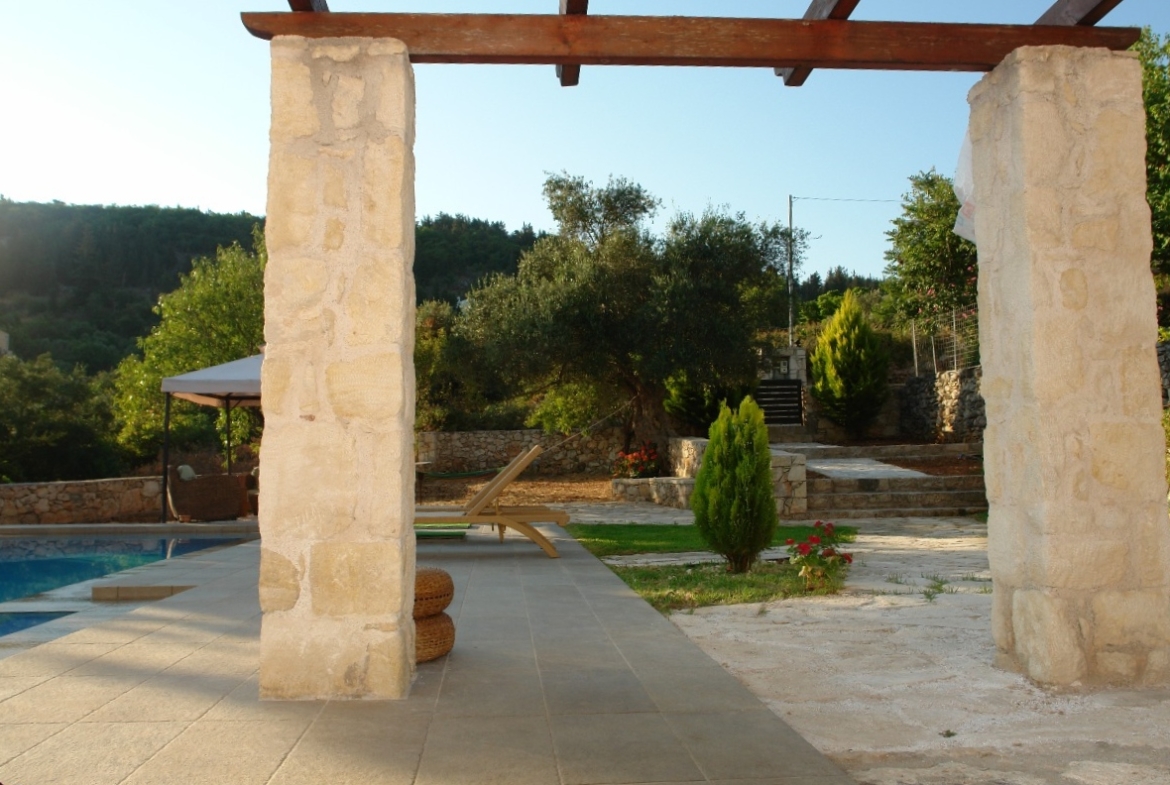 Detached 3-bedroom house with a pool & extra building capacity in Gavalochori