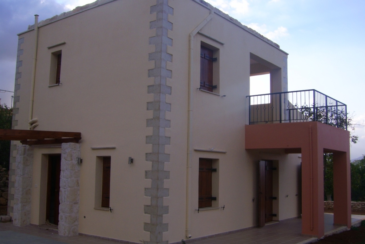 Detached 3-bedroom house with a pool & extra building capacity in Gavalochori