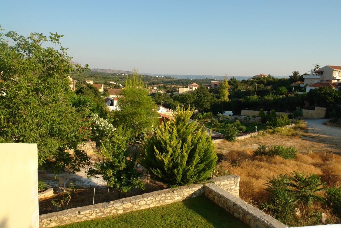 Detached 3-bedroom house with a pool & extra building capacity in Gavalochori