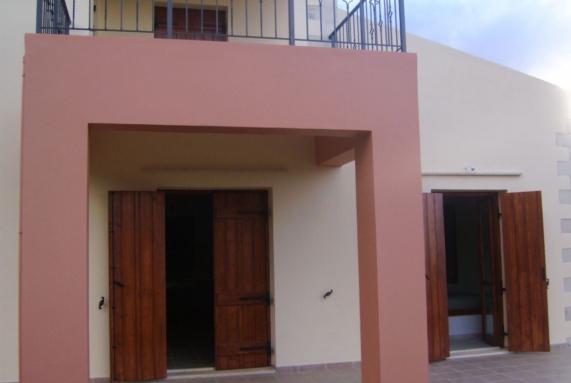 Detached 3-bedroom house with a pool & extra building capacity in Gavalochori