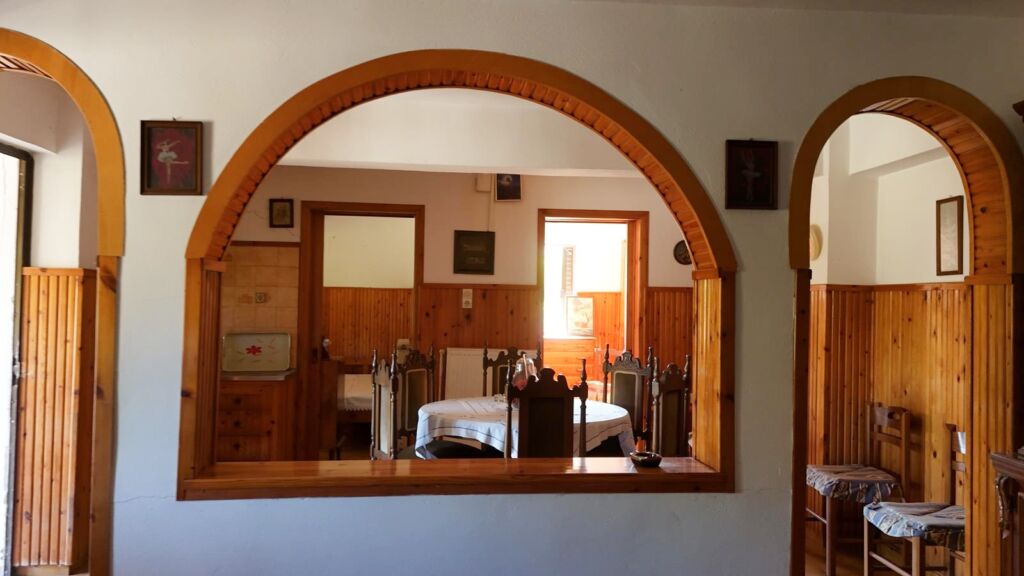 Two-bedroom ground floor apartment with a spacious plot & within walking distance to the beach in Kalyves