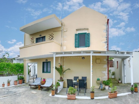 Long-term rental! Traditional 2-bedroom house near Gavalochori village