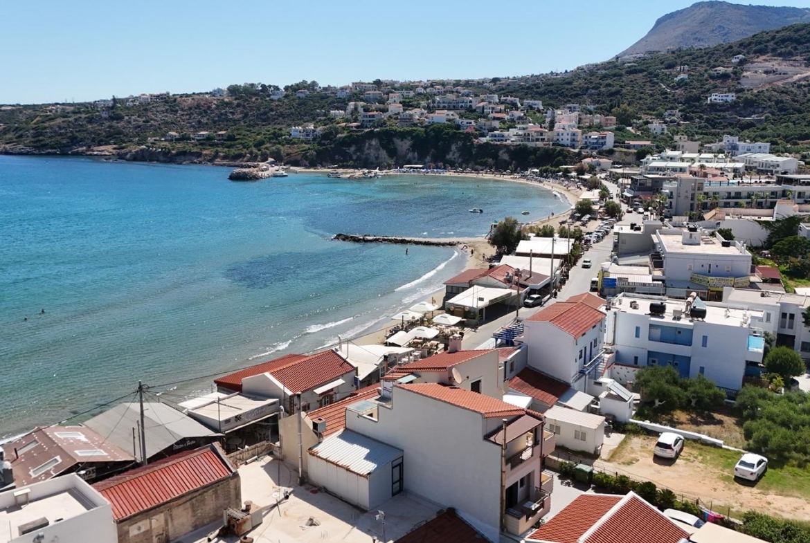 Beachfront one-bedroom apartment with White Mountains view in Almyrida