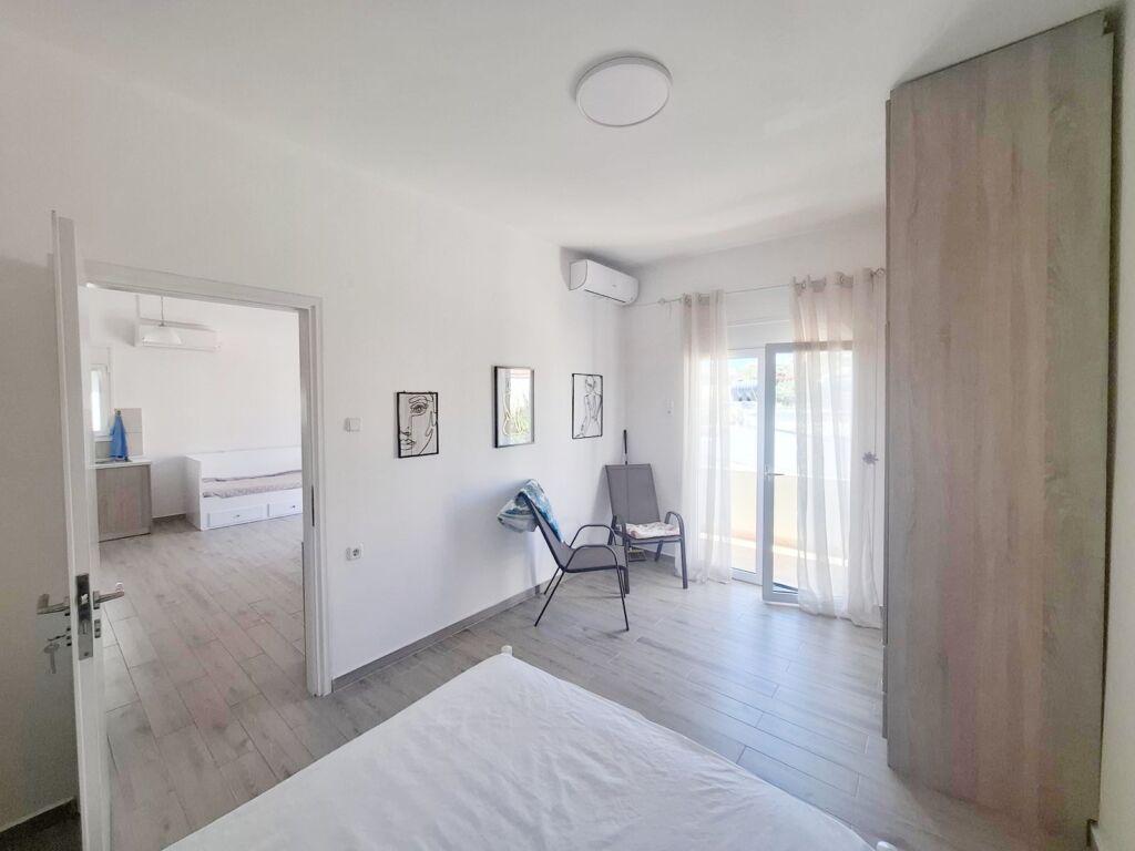 8 Beachfront one-bedroom apartment with White Mountains view in Almyrida