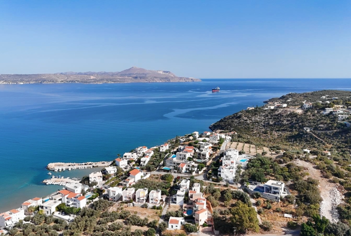 Beachfront one-bedroom apartment with White Mountains view in Almyrida