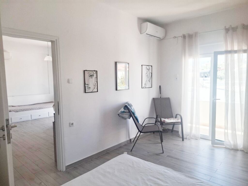9 Beachfront one-bedroom apartment with White Mountains view in Almyrida
