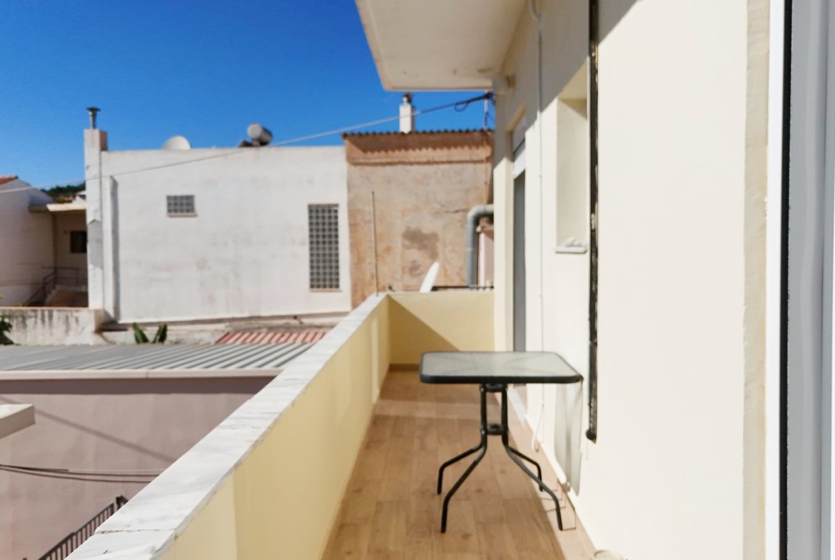 Beachfront one-bedroom apartment with White Mountains view in Almyrida