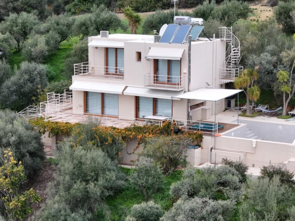 Beautiful villa with a pool & stunning panoramic White Mountains view near Platanias