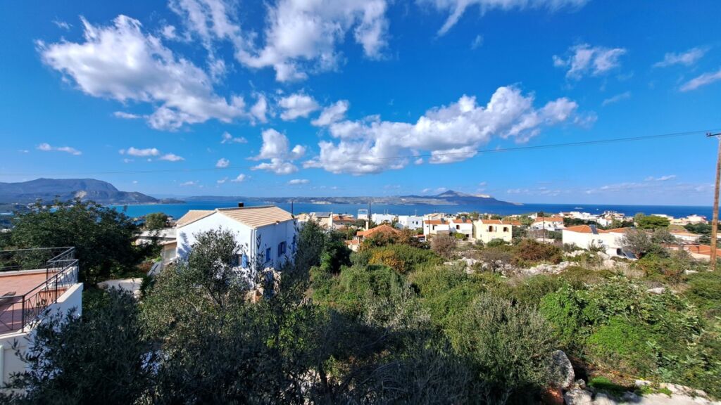 14-9 Detached 2-bedroom house with a shared pool & sea view in Plaka
