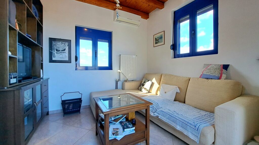 8-14 Detached 2-bedroom house with a shared pool & sea view in Plaka