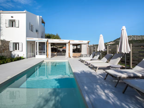 Modern villa with a pool & walking distance to the beach in Almyrida