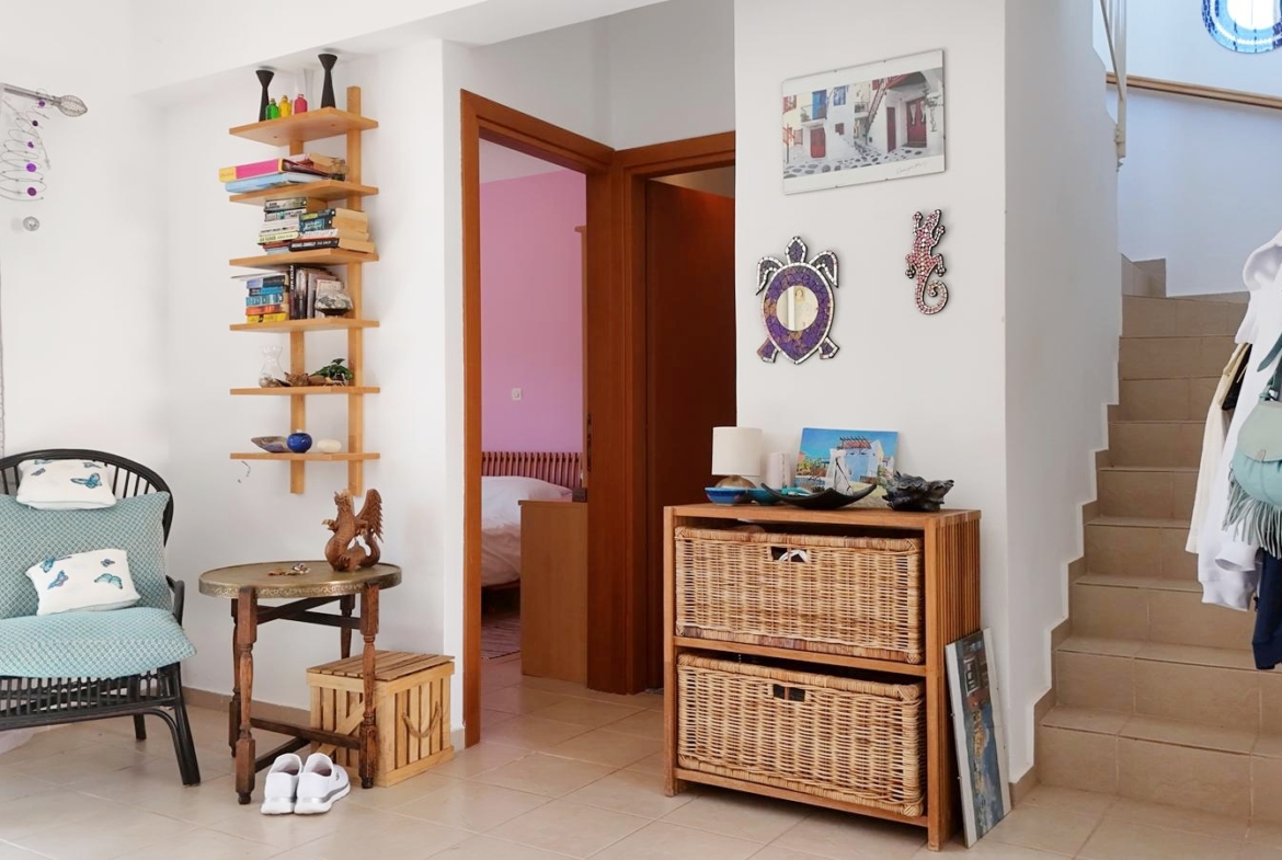 Two-bedroom house with a shared pool in Drapanos