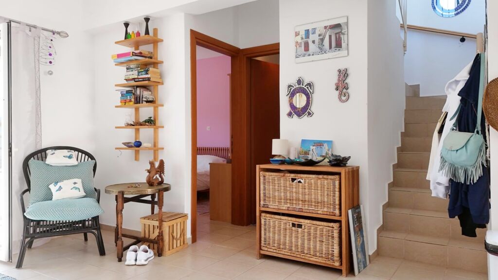 default Two-bedroom house with a shared pool in Drapanos