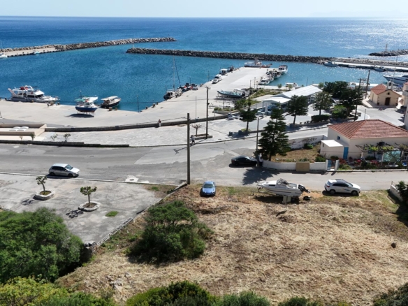 Plot with a sea view & high building capacity in Kolymbari