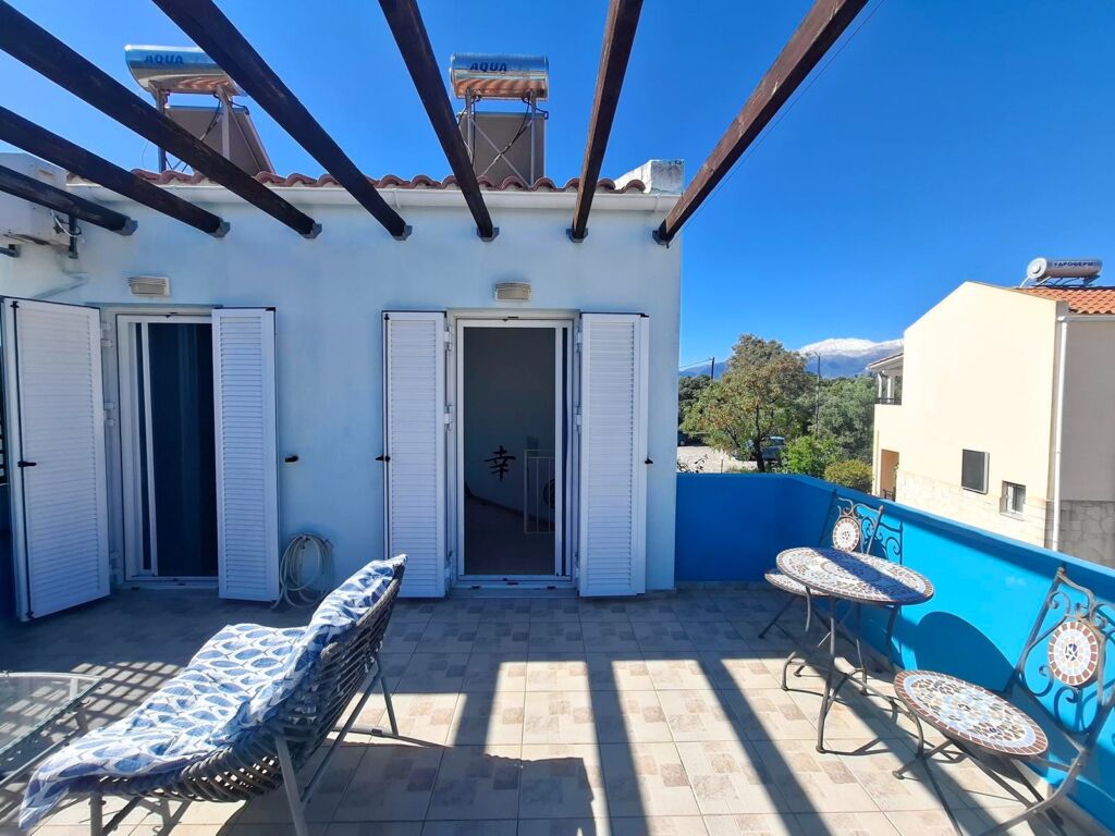 32 Two-bedroom house with a shared pool in Drapanos