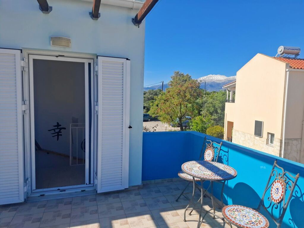 33 Two-bedroom house with a shared pool in Drapanos