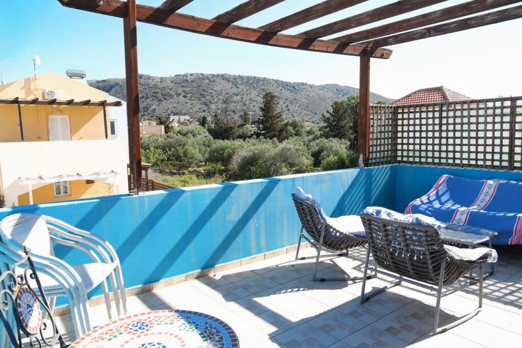 34 Two-bedroom house with a shared pool in Drapanos