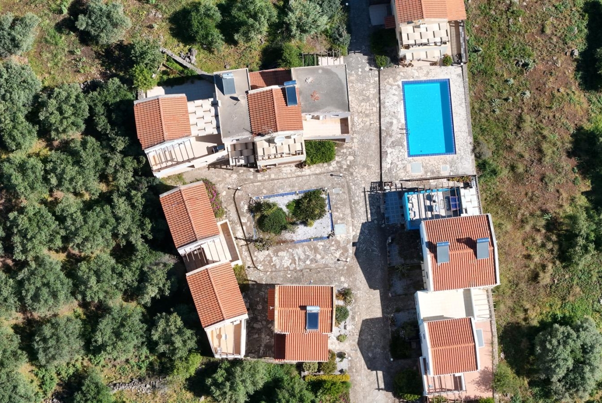 Two-bedroom house with a shared pool in Drapanos