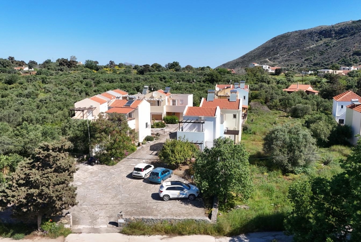 Two-bedroom house with a shared pool in Drapanos