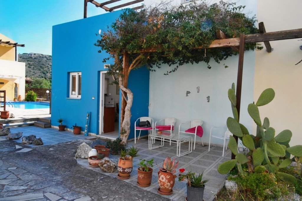 8 Two-bedroom house with a shared pool in Drapanos