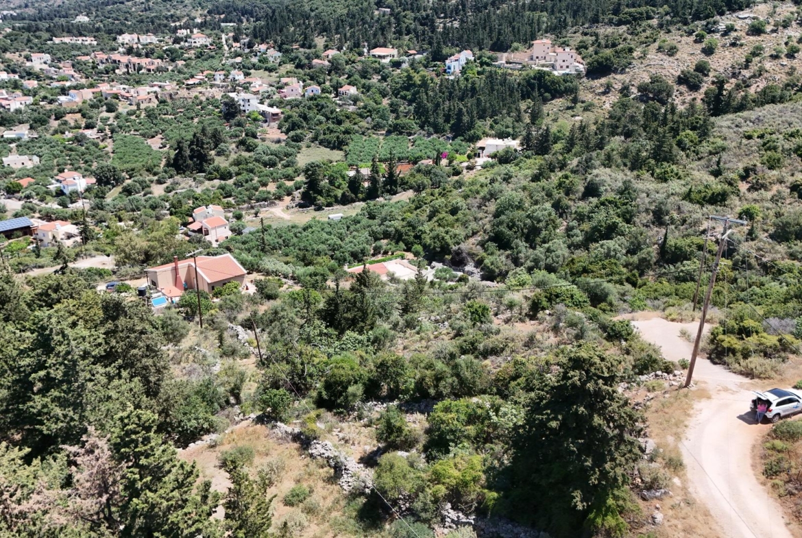 Building plot with sea & village views in Gavalochori