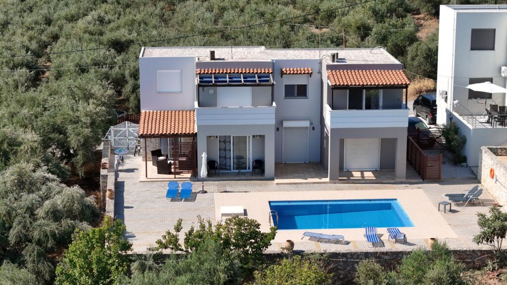 default Second floor one-bedroom apartment with a sea view & shared pool in Tavronitis