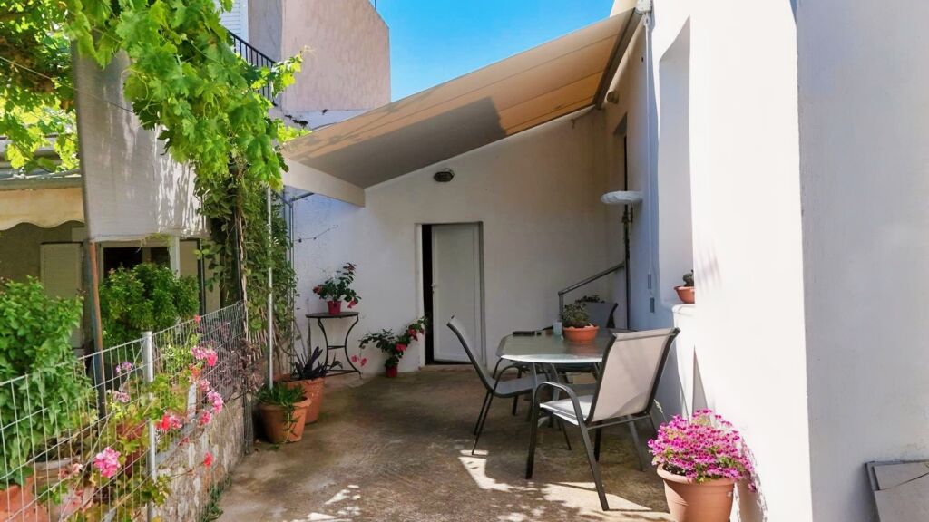 default Cozy stone house with a spacious courtyard in Stylos