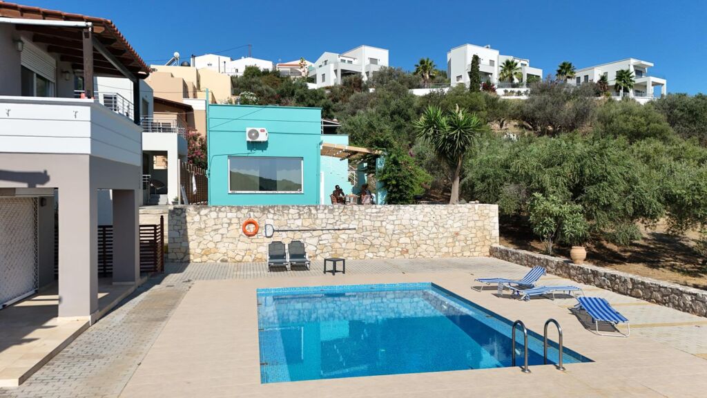 default Second floor one-bedroom apartment with a sea view & shared pool in Tavronitis
