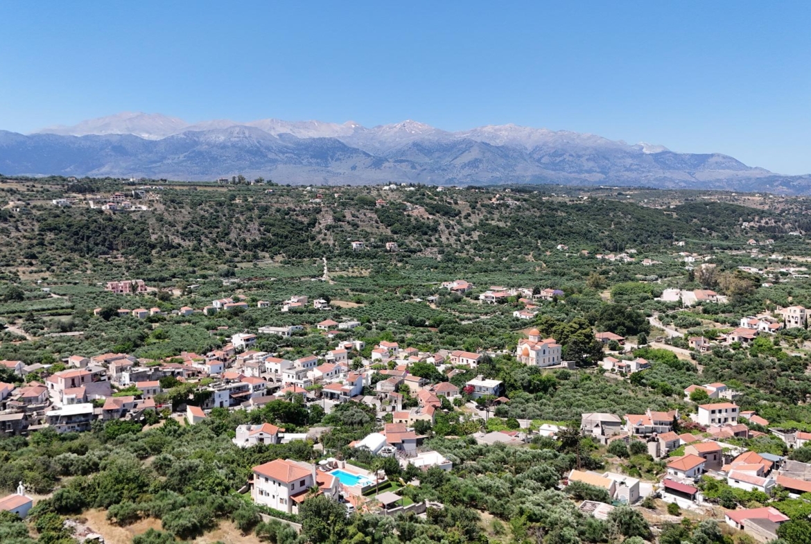 Building plot with sea & village views in Gavalochori