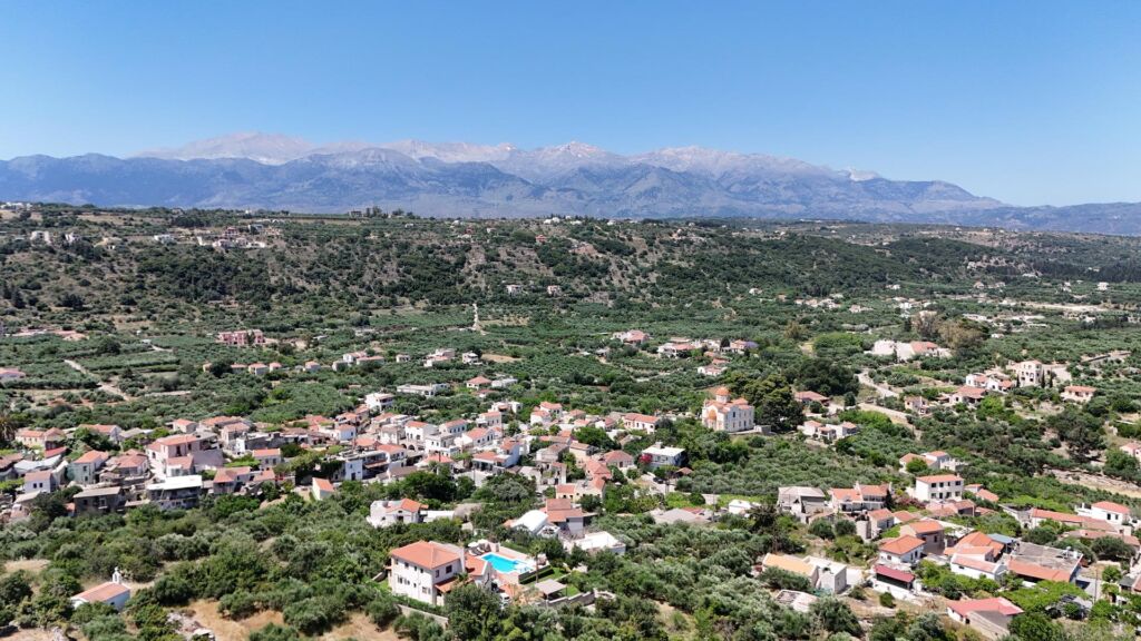 Building plot with sea & village views in Gavalochori