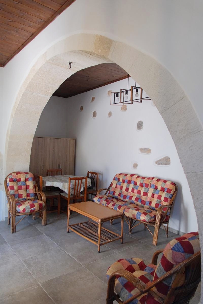 Long-term rental! Traditional beautifully restored stone house in Litsarda