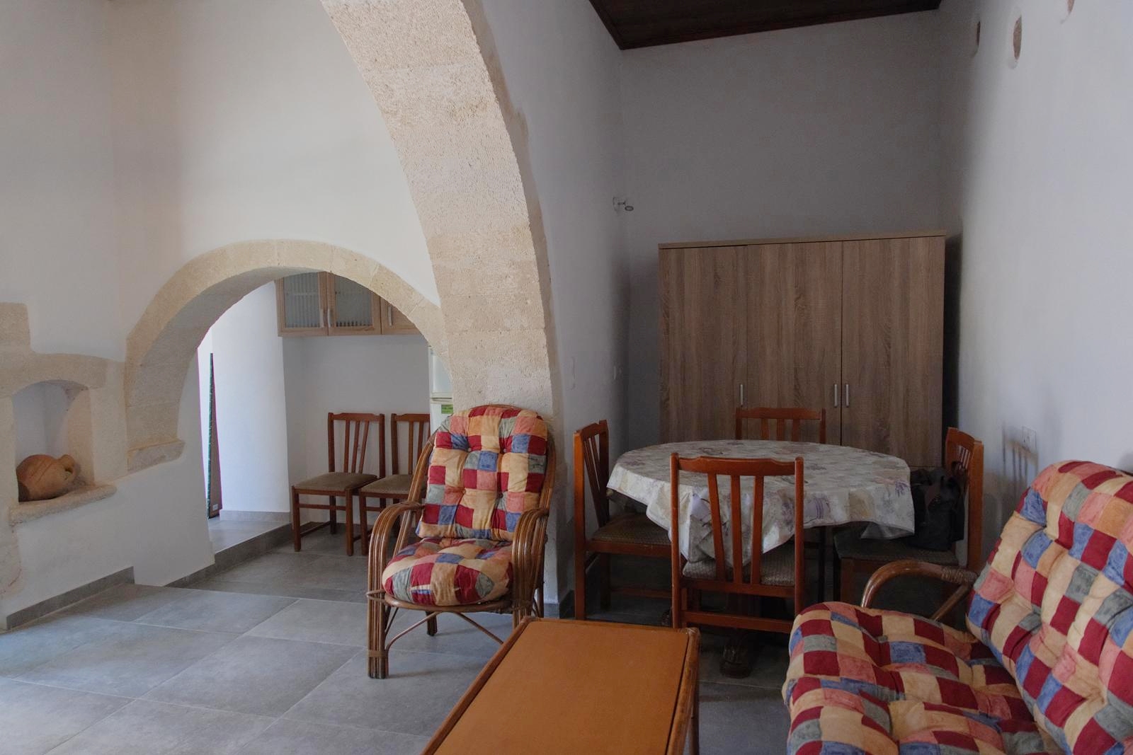 Long-term rental! Traditional beautifully restored stone house in Litsarda