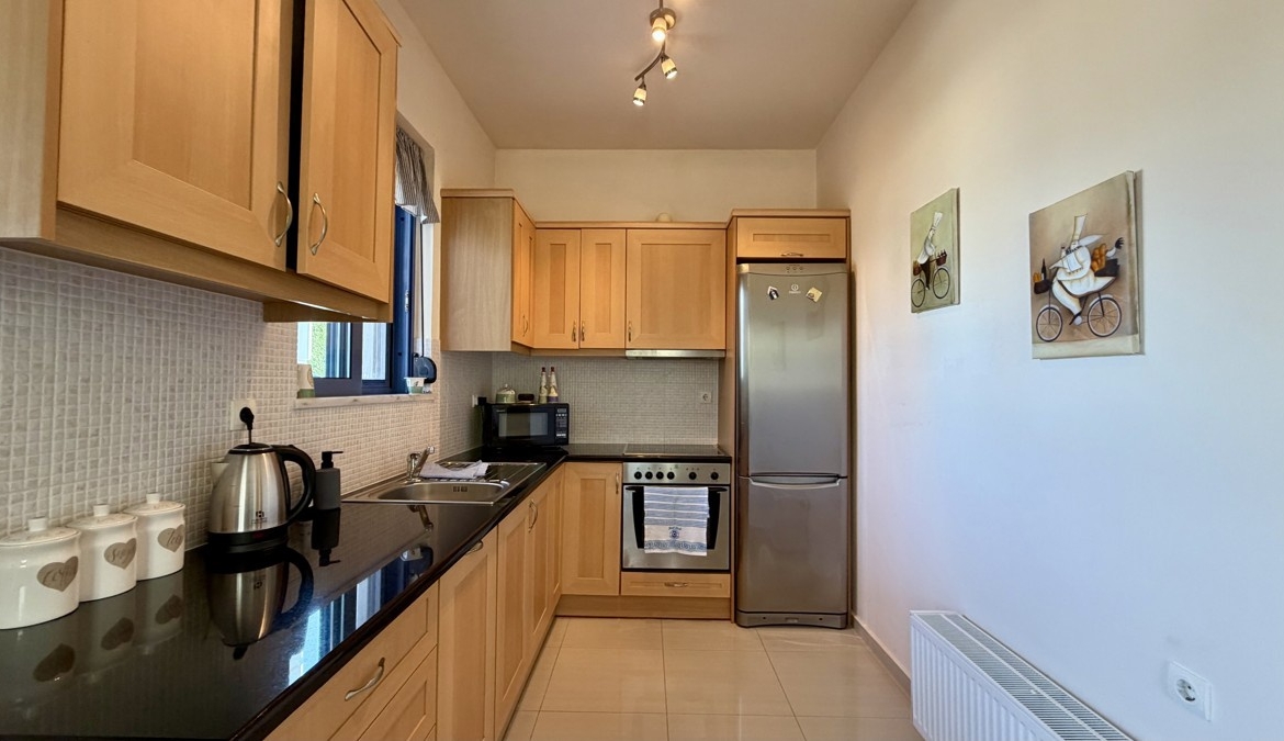 Three-bedroom villa with great sea view, pool & walking distance to Kera beach