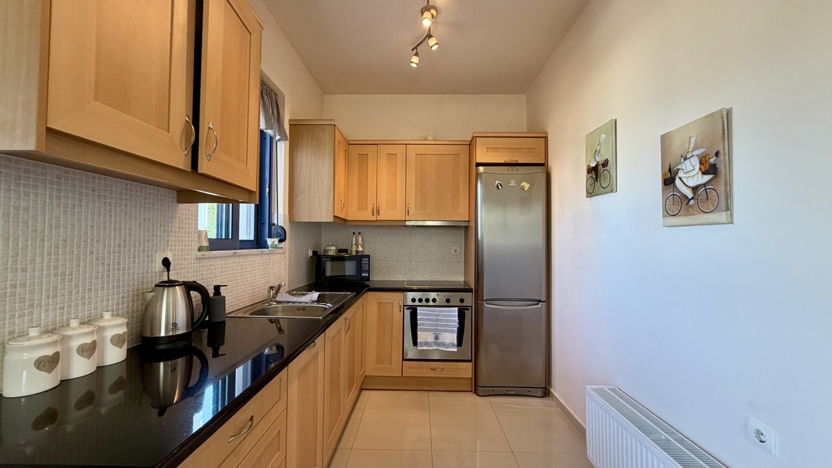 Three-bedroom villa with great sea view, pool & walking distance to Kera beach