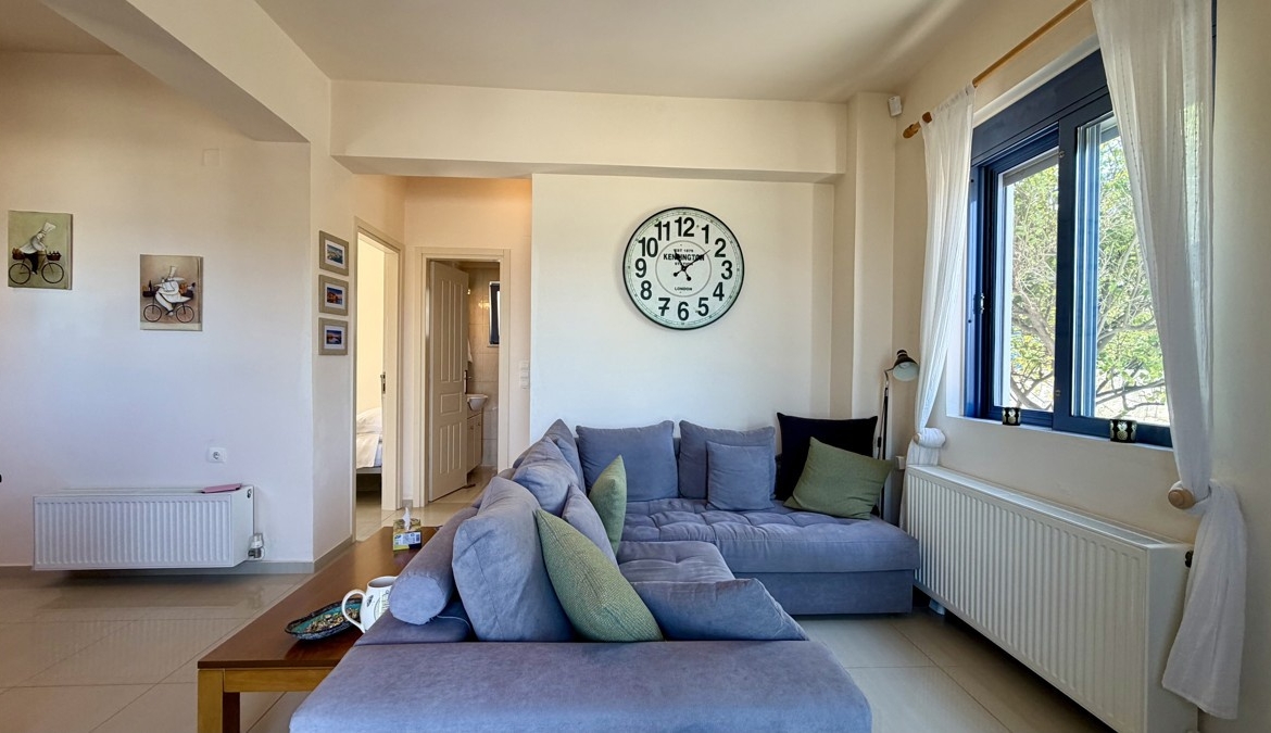 Three-bedroom villa with great sea view, pool & walking distance to Kera beach