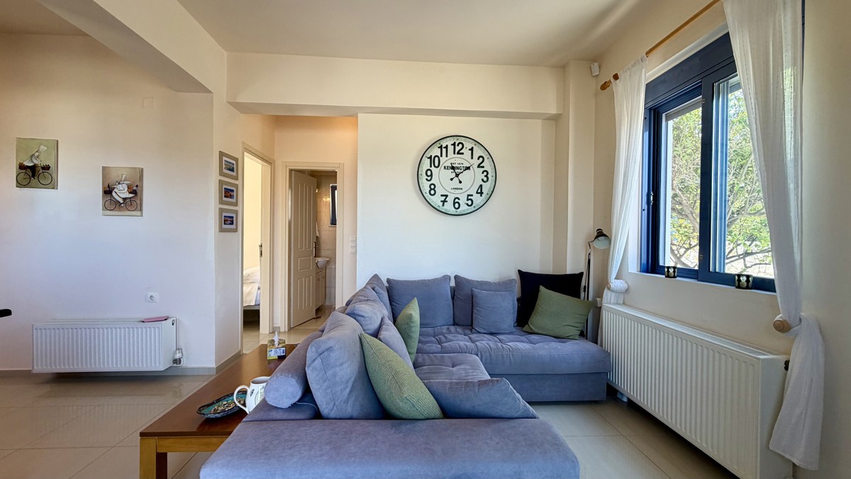 Three-bedroom villa with great sea view, pool & walking distance to Kera beach