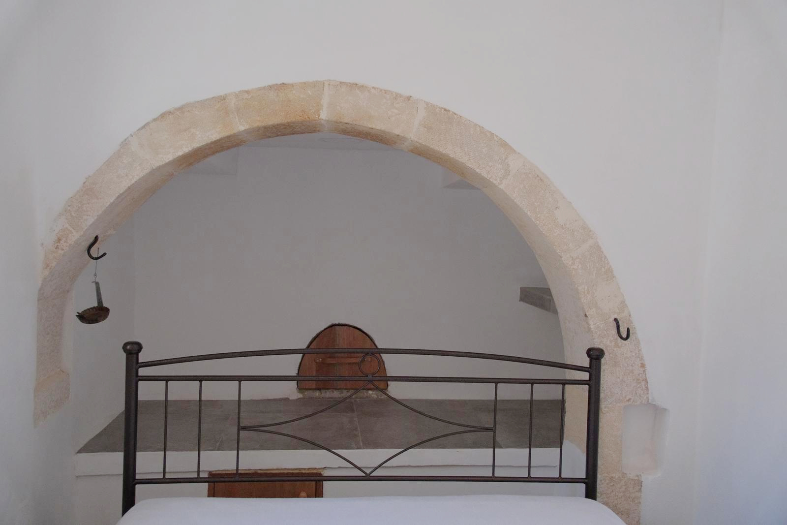 Long-term rental! Traditional beautifully restored stone house in Litsarda