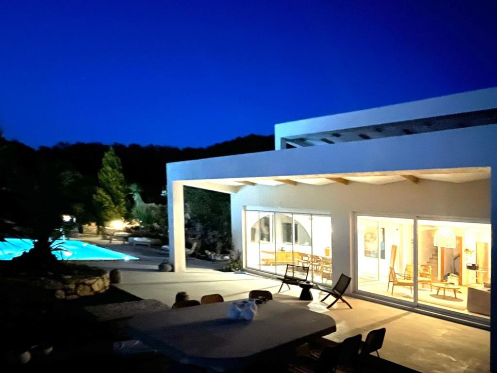 Three-bedroom villa with private pool & amazing sea views in Plaka near Almyrida beach