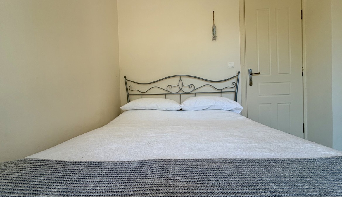 Three-bedroom villa with great sea view, pool & walking distance to Kera beach