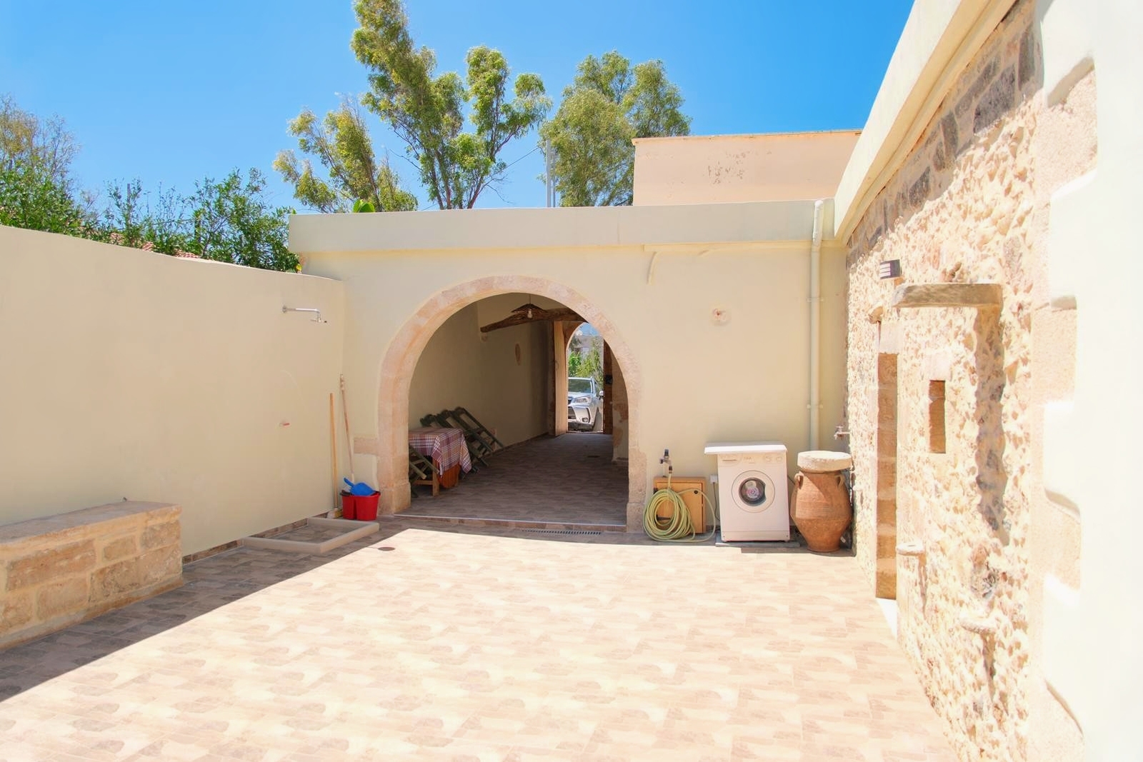 Long-term rental! Traditional beautifully restored stone house in Litsarda