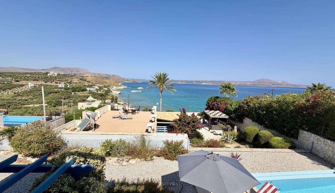 Three-bedroom villa with great sea view, pool & walking distance to Kera beach