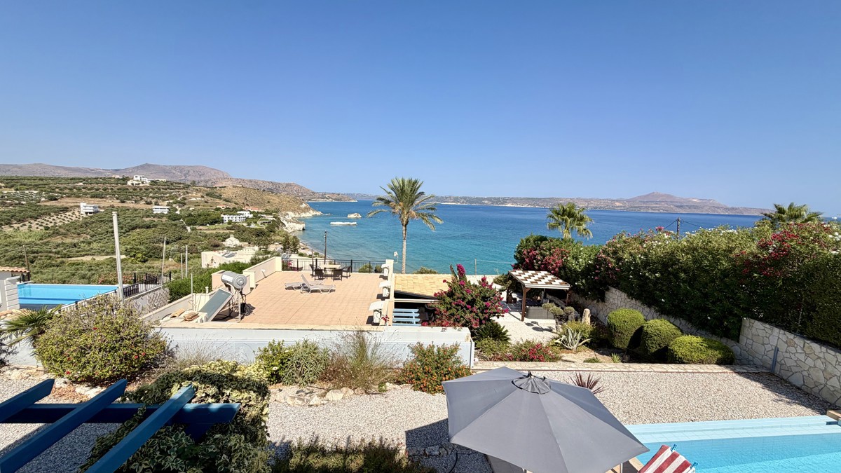 Three-bedroom villa with great sea view, pool & walking distance to Kera beach