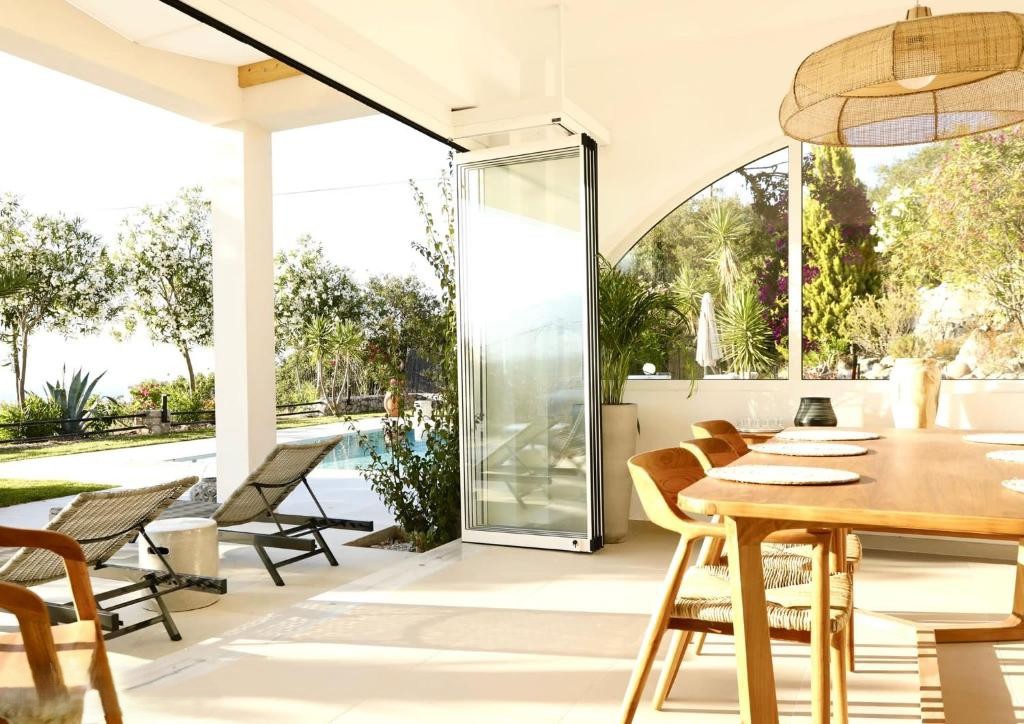 Three-bedroom villa with private pool & amazing sea views in Plaka near Almyrida beach